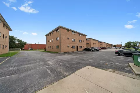 7306 W 86th St #3B, Bridgeview, IL 60455 photo 3