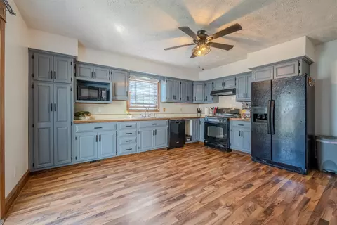 Kitchen - 807 E Wood St, Bloomington, IL 61701 photo 2 of 2