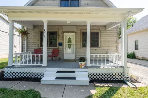 Exterior - 807 E Wood St, Bloomington, IL 61701 photo 4 of 8