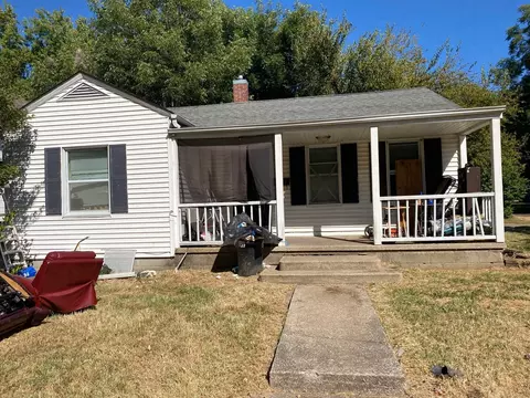 400 N 12th St, Herrin, IL 62948