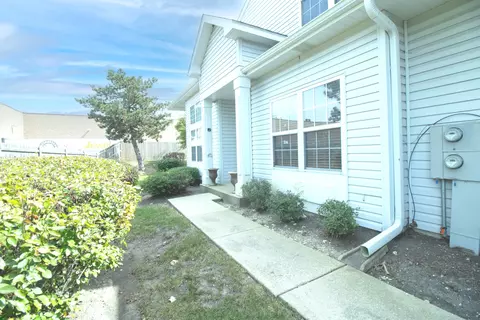 112 S Barton Trl #112, Batavia, IL 60510