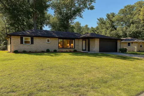 55 Cherry Dr, Kankakee, IL 60901 photo 2