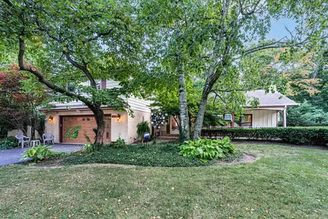32381 N Forest Dr, Grayslake, IL 60030