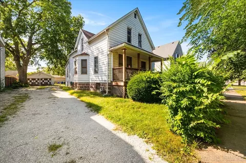 4000 Amelia Ave, Lyons, IL 60534