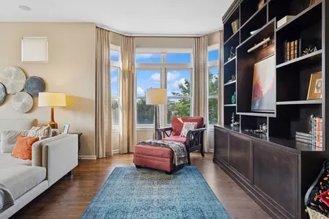 Living - 743 W 15th St, Chicago, IL 60607 photo 3 of 9