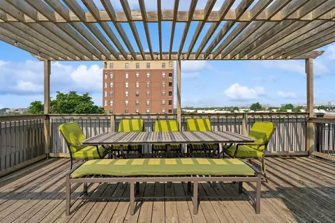 Exterior - 743 W 15th St, Chicago, IL 60607 photo 5 of 7