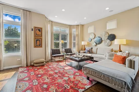 Living - 743 W 15th St, Chicago, IL 60607 photo 4 of 9