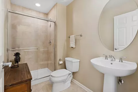 Bath - 743 W 15th St, Chicago, IL 60607 photo 3 of 3