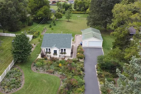 732 Rogers Rd, Gurnee, IL 60031