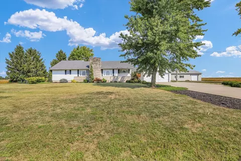 970 Co Rd 600n Rd # E, Arcola, IL 61910