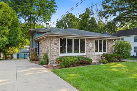 378 Hillside Ave, Glen Ellyn, IL 60137