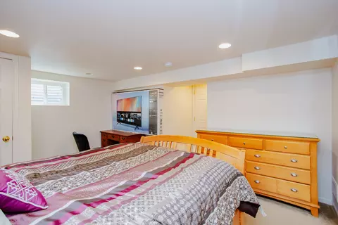Bedroom - 2009 Dundee Rd, Northbrook, IL 60062 photo 8 of 8