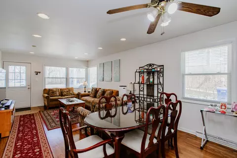 Dining - 2009 Dundee Rd, Northbrook, IL 60062 photo 1 of 2