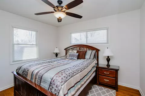 Bedroom - 2009 Dundee Rd, Northbrook, IL 60062 photo 1 of 8