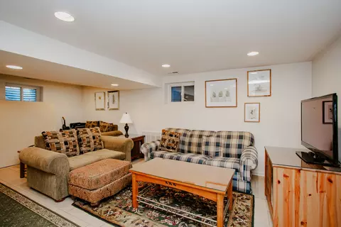 Living - 2009 Dundee Rd, Northbrook, IL 60062 photo 4 of 4