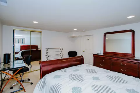 Bedroom - 2009 Dundee Rd, Northbrook, IL 60062 photo 6 of 8