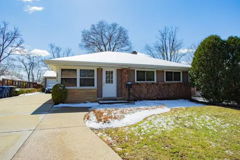 2009 Dundee Rd, Northbrook, IL 60062