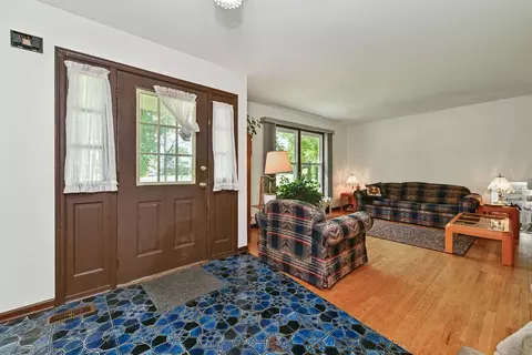 Entry Way - 910 Vera Ln, Wheeling, IL 60090 photo 1 of 1