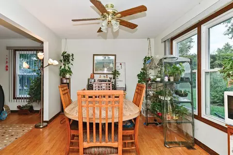 Dining - 910 Vera Ln, Wheeling, IL 60090 photo 2 of 2