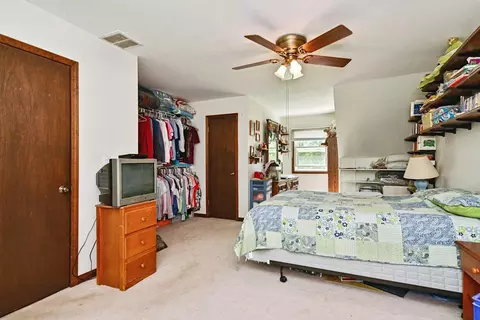 Bedroom - 910 Vera Ln, Wheeling, IL 60090 photo 2 of 4