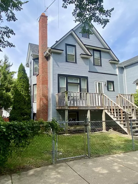 4018 N Sacramento Ave, Chicago, IL 60618