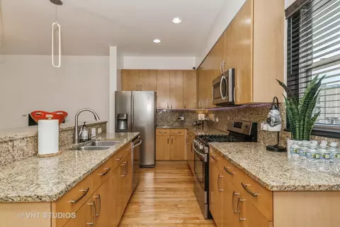 Kitchen - 834 E 45th St, Chicago, IL 60653 photo 1 of 1