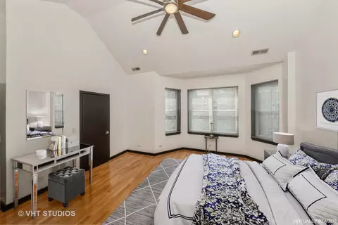 Bedroom - 834 E 45th St, Chicago, IL 60653 photo 1 of 2