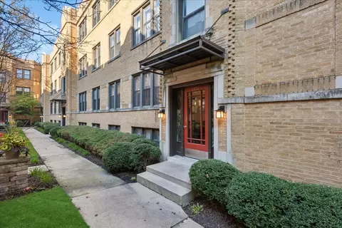 1354 W Estes Ave #1N, Chicago, IL 60626