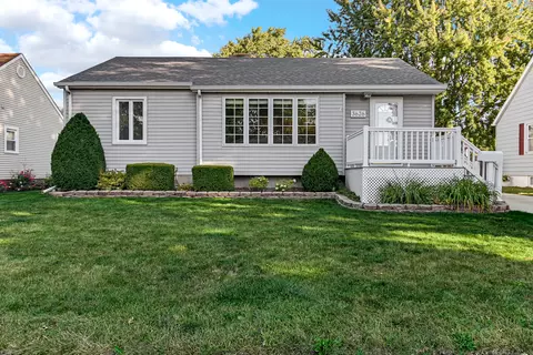 3626 Monroe St, Lansing, IL 60438
