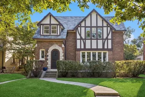 1116 N Elmwood Ave, Oak Park, IL 60302
