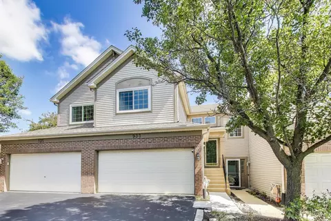 933 Parkhill Cir, Aurora, IL 60502