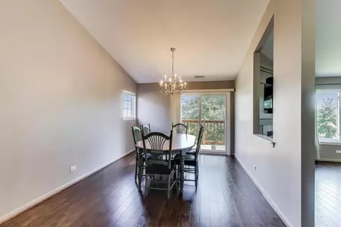933 Parkhill Cir, Aurora, IL 60502 photo 6