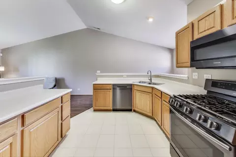 933 Parkhill Cir, Aurora, IL 60502 photo 5