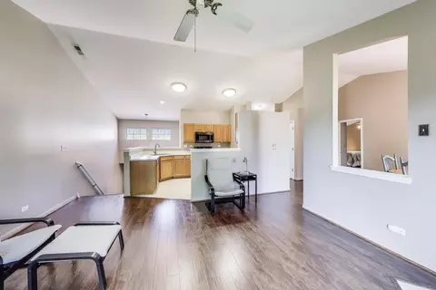 933 Parkhill Cir, Aurora, IL 60502 photo 4