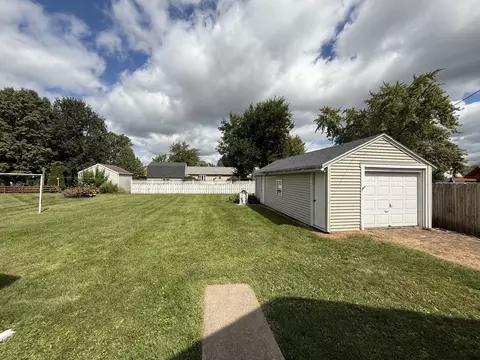 1909 11th St, Peru, IL 61354 photo 3
