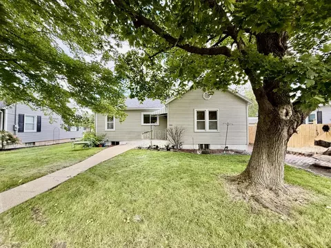 1909 11th St, Peru, IL 61354