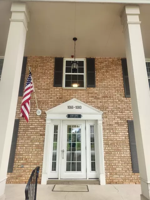 1066 Spring Garden Cir #66, Naperville, IL 60563