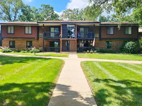 4618 W Northfox Ln #6, Mchenry, IL 60050