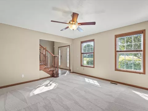 6058 Dorothy Ln, Roscoe, IL 61073 photo 9