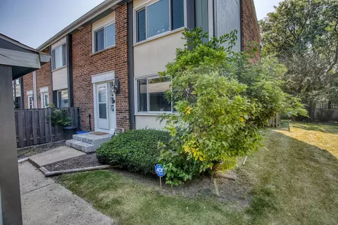 621 Sundance Dr, Bolingbrook, IL 60440