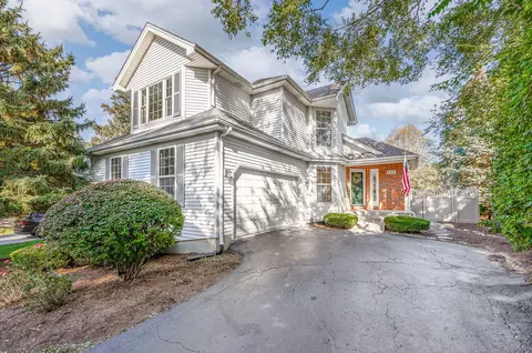912 Middleton Ave, Lisle, IL 60532