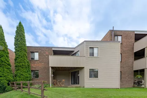 1840 W Highland Ave #E-104, Elgin, IL 60123