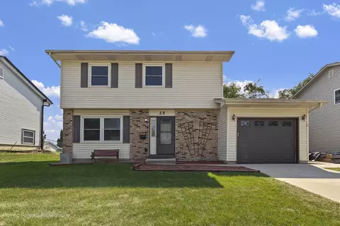 25 W Wrightwood Ave, Glendale Heights, IL 60139
