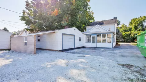 114 W North St, Danvers, IL 61732 photo 3