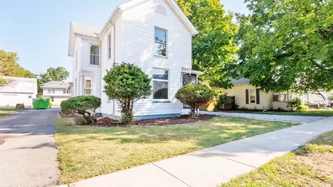 114 W North St, Danvers, IL 61732 photo 2