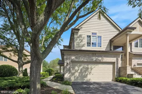 122 Santa Fe Ln, Willow Springs, IL 60480