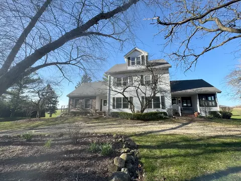 17 N753 Widmayer Rd, Hampshire, IL 60140
