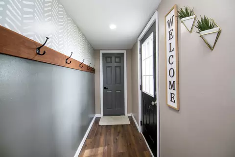 Entry Way - 1627 W 2000s Rd, Kankakee, IL 60901 photo 1 of 3