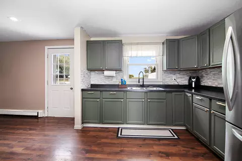 Kitchen - 1627 W 2000s Rd, Kankakee, IL 60901 photo 1 of 3