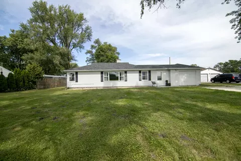 Exterior - 1627 W 2000s Rd, Kankakee, IL 60901 photo 2 of 6